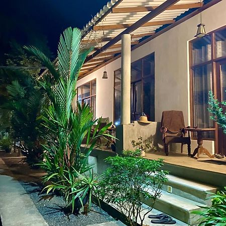 The Dale Mirissa Hotel Екстериор снимка