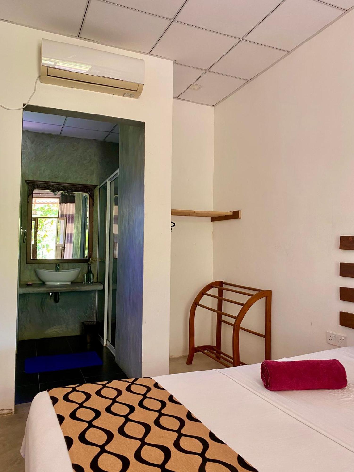 The Dale Mirissa Hotel Екстериор снимка