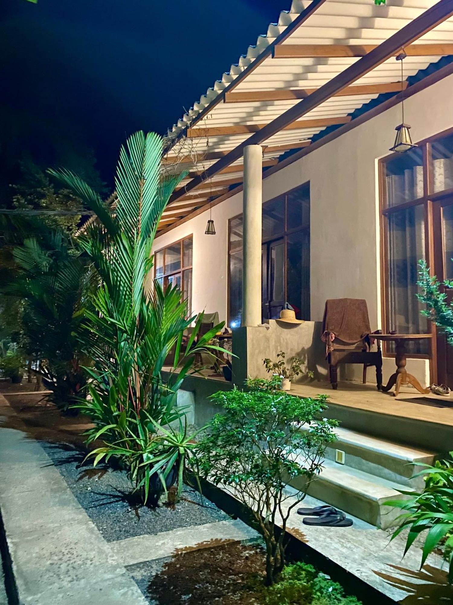 The Dale Mirissa Hotel Екстериор снимка